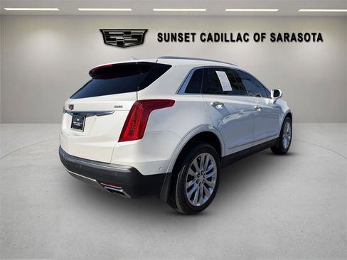 Used 2018 Cadillac XT5 Platinum w/ Driver Assist Package image 3