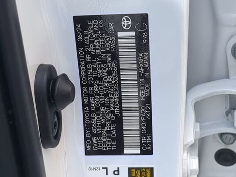 Used 2025 Toyota Corolla SE image 35