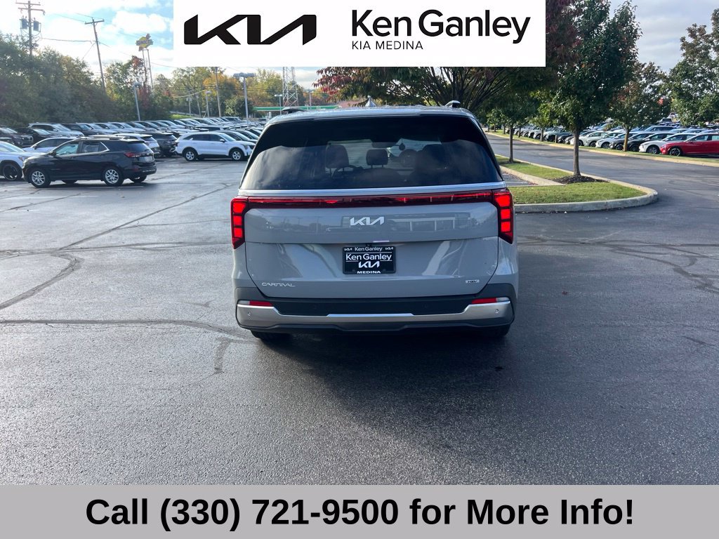 Used 2025 Kia Carnival SX FWD image 7