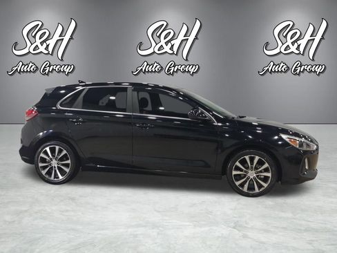 Used 2020 Hyundai Elantra GT FWD image 17