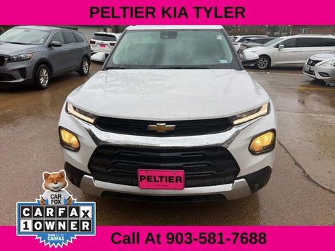 Used 2022 Chevrolet TrailBlazer LT w/ Convenience Package image 2