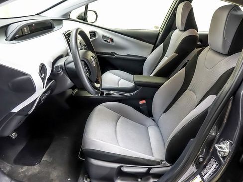 Certified 2022 Toyota Prius LE image 8