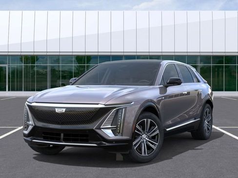 New 2026 Cadillac Lyriq Luxury w/ LPO, Floor Liner Package AWD/4WD image 6
