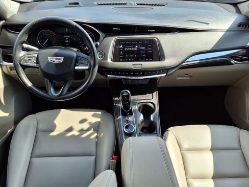 Used 2023 Cadillac XT4 Luxury FWD image 4