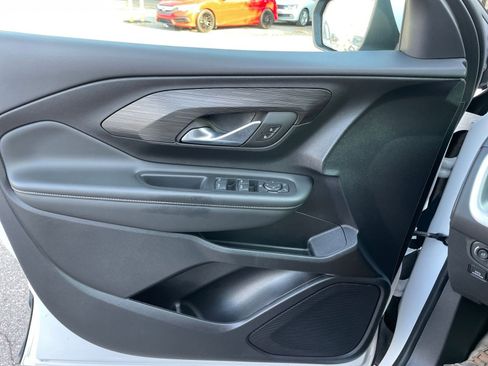 Used 2024 GMC Terrain SLE image 20