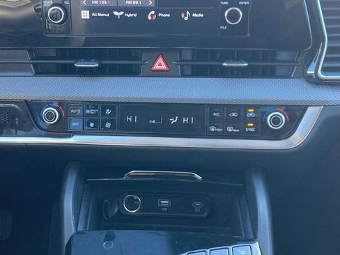 Used 2023 Kia Sportage LX image 18