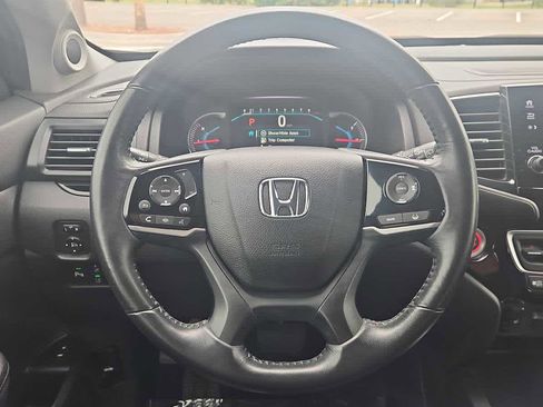 Used 2019 Honda Pilot Touring image 11