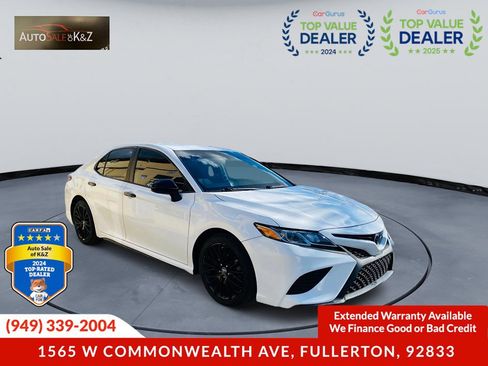 Used 2019 Toyota Camry SE FWD image 5