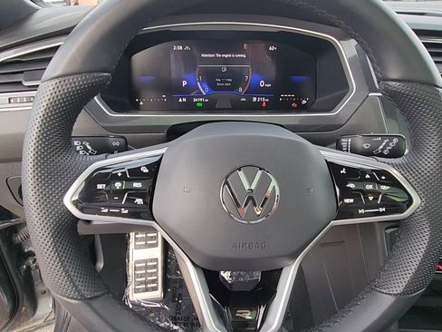 Used 2024 Volkswagen Tiguan SE R-Line image 24