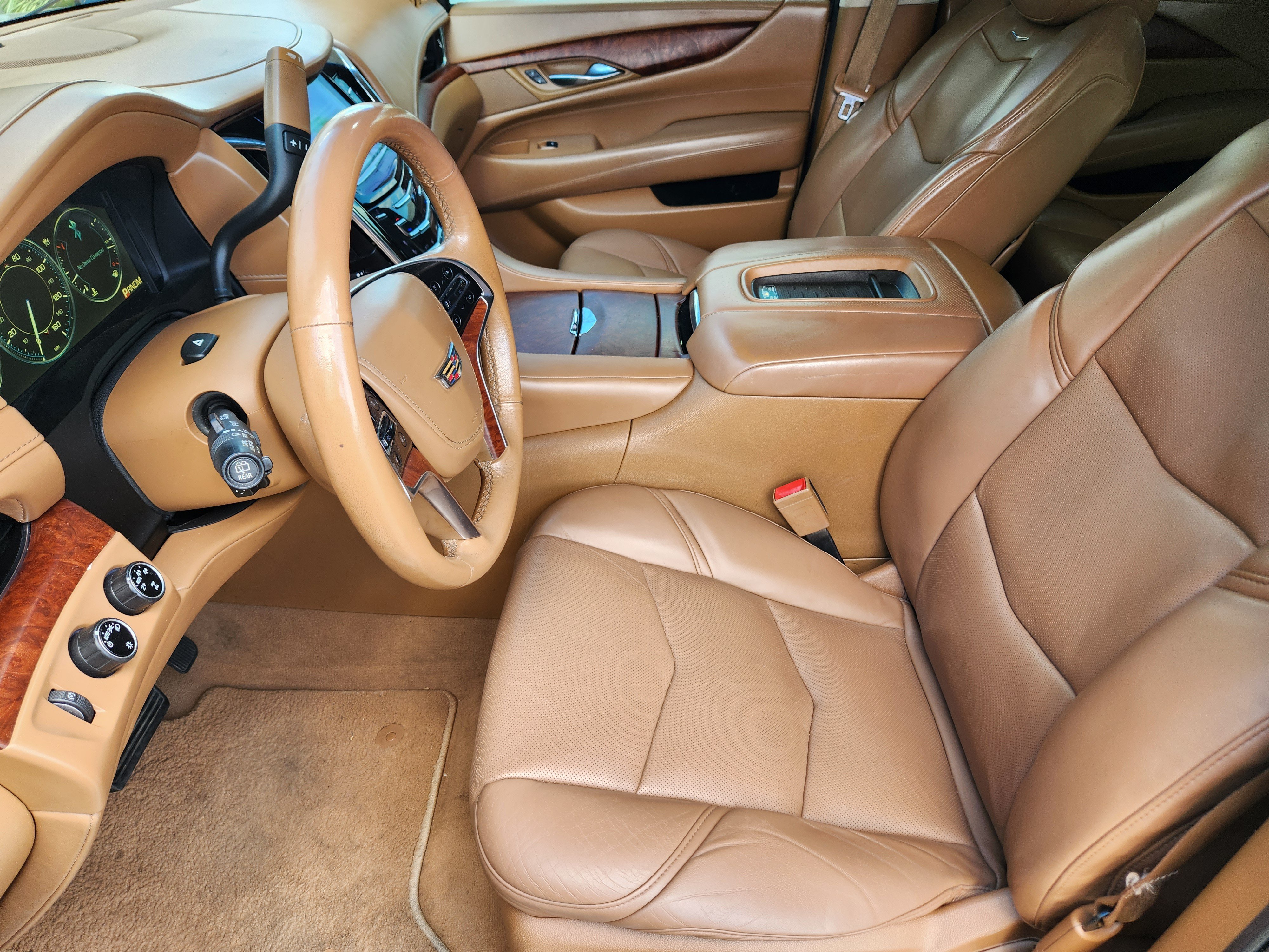 Used 2015 Cadillac Escalade ESV Platinum AWD/4WD image 9