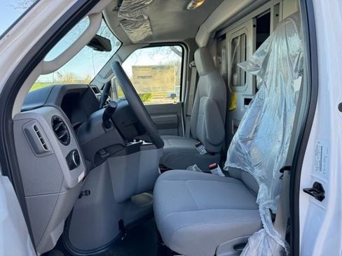 New 2024 Ford E-450 and Econoline 450 Super Duty w/ Power Windows & Locks Group image 12