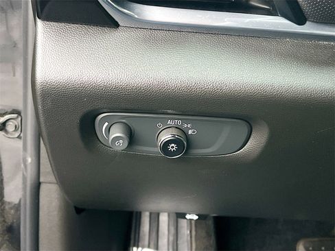 Used 2023 Chevrolet Traverse RS image 10