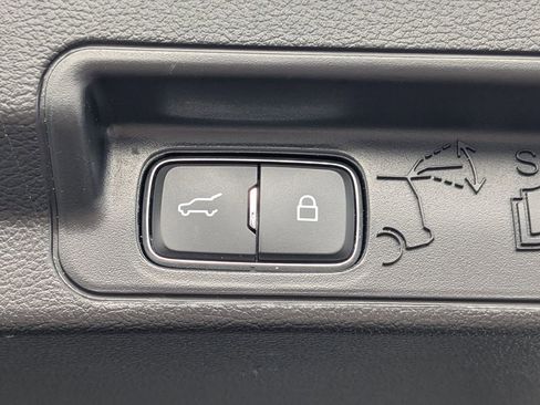 Used 2022 Ford Explorer Limited w/ Equipment Group 301A image 12