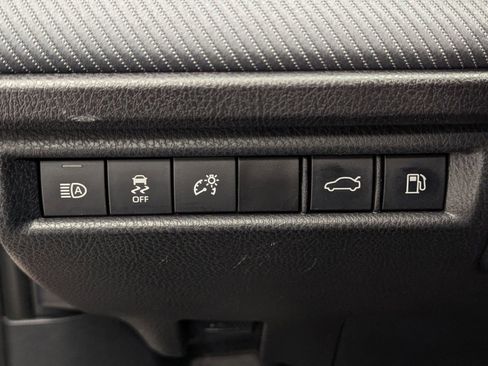 Used 2025 Toyota Camry SE image 14