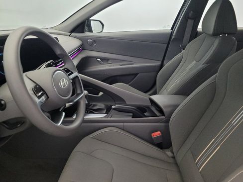 Used 2024 Hyundai Elantra SEL FWD image 17