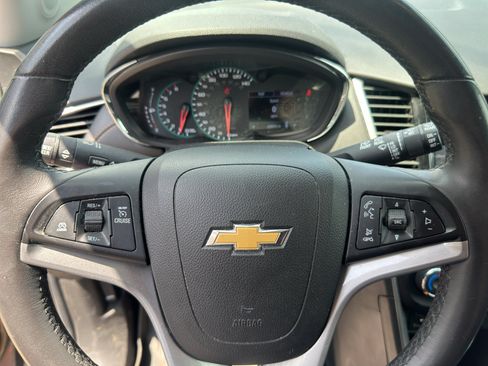 Used 2020 Chevrolet Trax LT w/ Driver Confidence Package FWD image 22