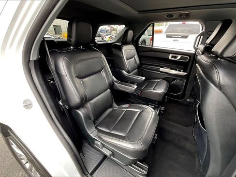 Certified 2020 Ford Explorer XLT w/ Equipment Group 202A image 25