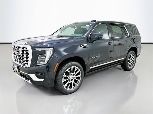 New 2026 GMC Yukon Denali w/ Denali Reserve Package image 3