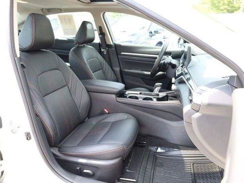 Used 2025 Nissan Altima 2.5 SR w/ SR Premium Package FWD image 24