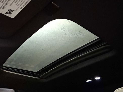 Used 2025 Chevrolet Silverado 2500 ZR2 w/ Technology Package image 15