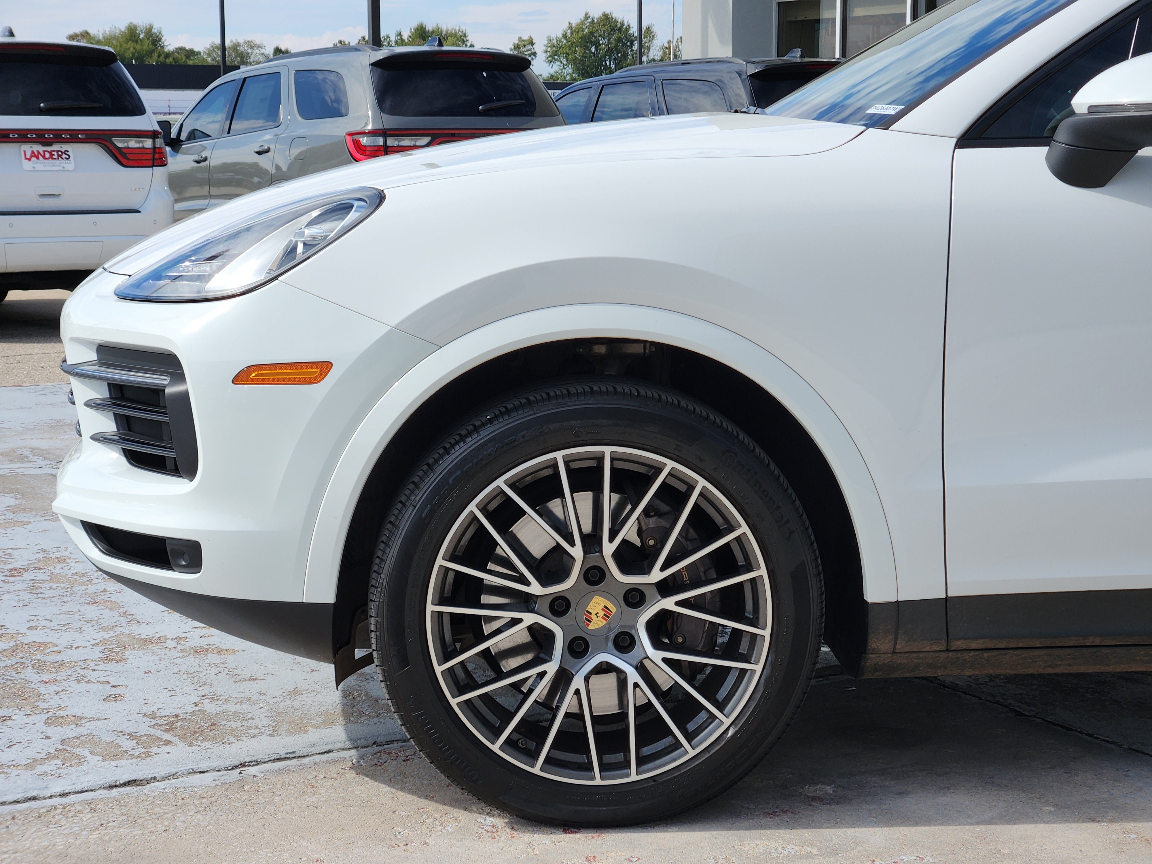 Used 2023 Porsche Cayenne Coupe AWD/4WD image 9