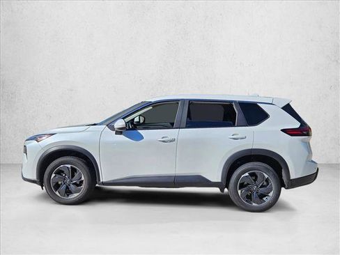 Used 2025 Nissan Rogue SV image 3