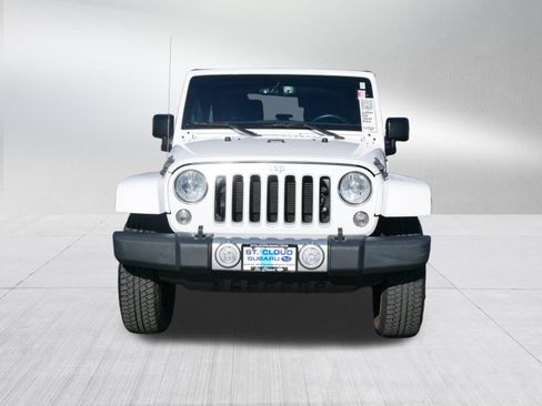 Used 2018 Jeep Wrangler Sahara w/ Connectivity Group image 2