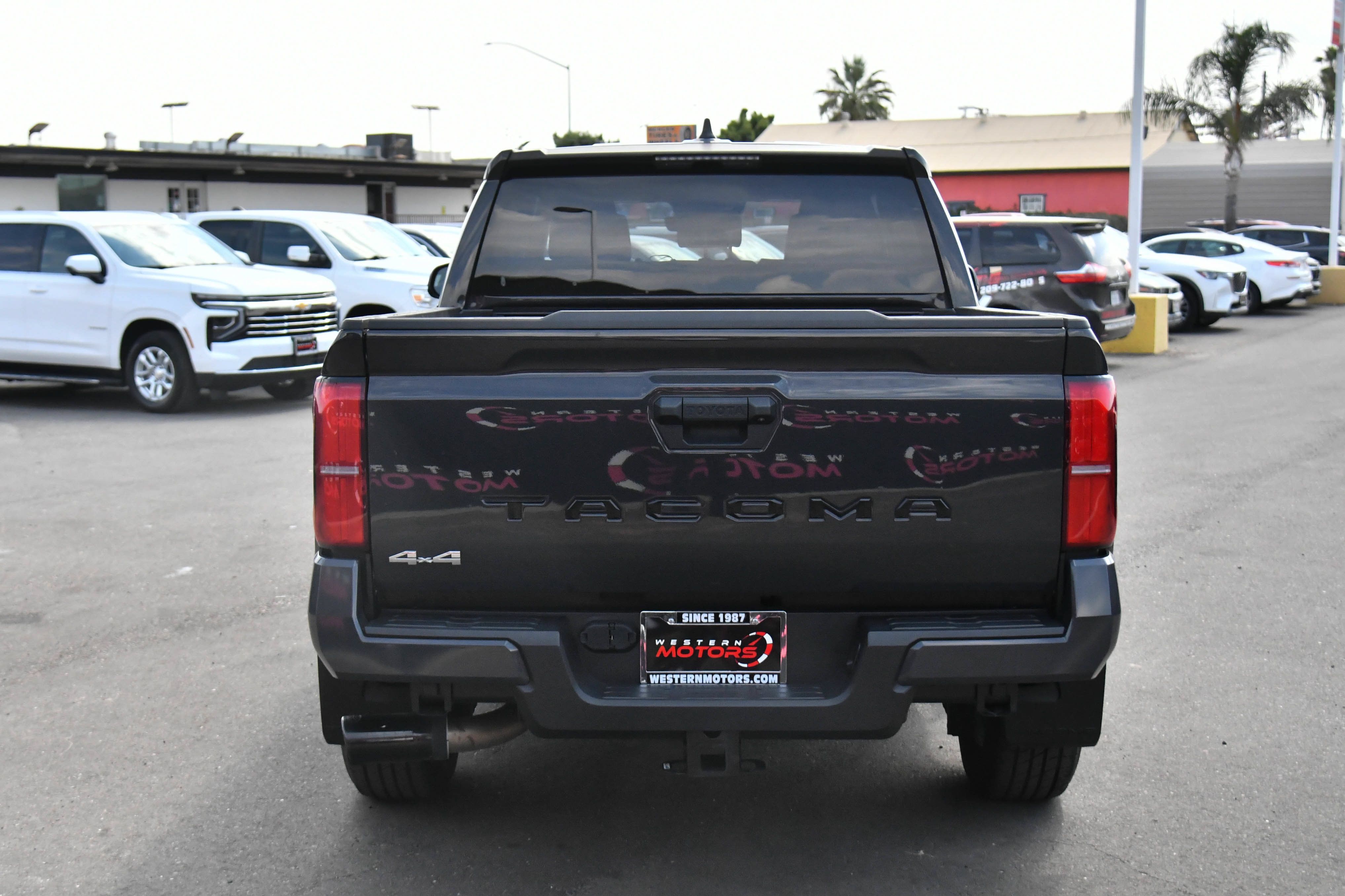 Used 2025 Toyota Tacoma SR5 AWD/4WD image 7