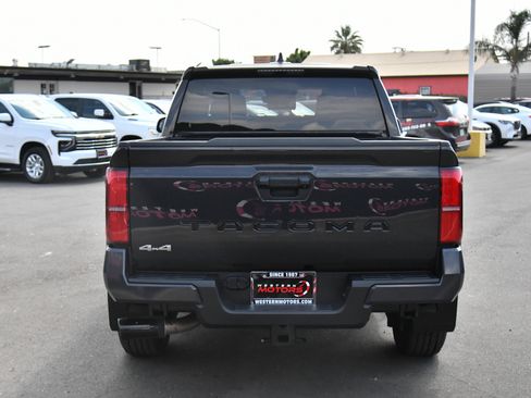 Used 2025 Toyota Tacoma SR5 AWD/4WD image 7
