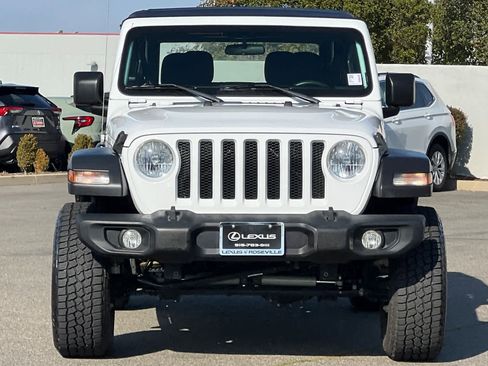 Used 2019 Jeep Wrangler Sport image 10