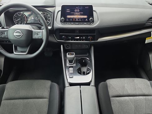 Certified 2026 Nissan Rogue SV FWD image 16