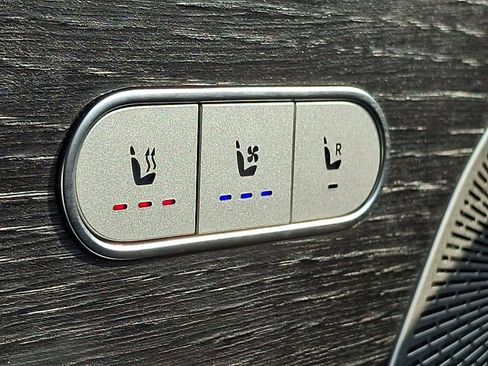 Used 2024 Mercedes-Benz GLE 350 4MATIC image 24