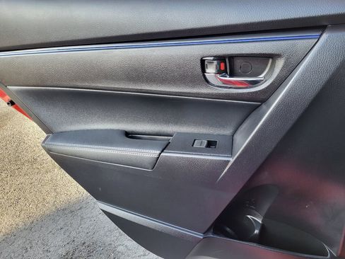 Used 2017 Toyota Corolla SE image 21