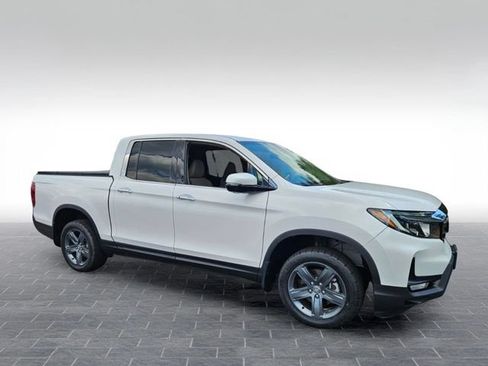 Used 2023 Honda Ridgeline RTL-E image 3