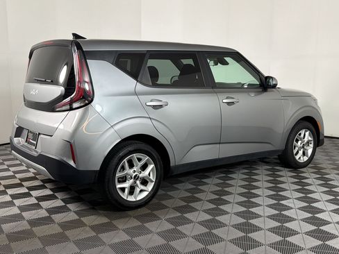 Used 2024 Kia Soul LX w/ Option Group 015 FWD image 7