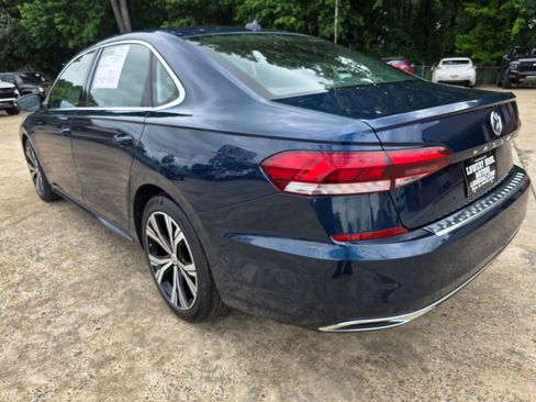 Used 2021 Volkswagen Passat 2.0T SE FWD image 7
