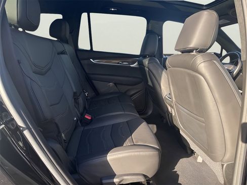 Certified 2025 Cadillac XT6 Premium Luxury w/ Platinum Package image 21