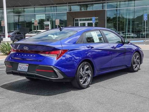 Certified 2025 Hyundai Elantra Sport FWD image 4
