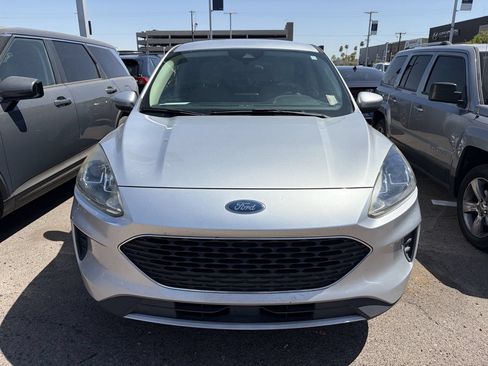 Used 2020 Ford Escape SE FWD image 3