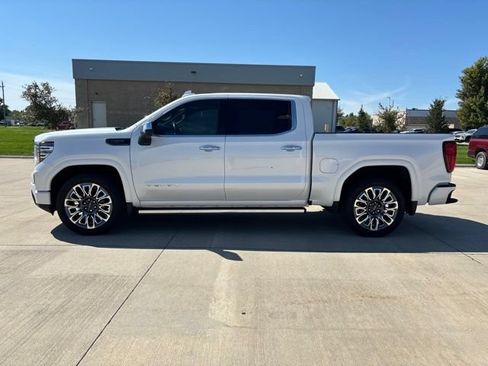 Used 2023 GMC Sierra 1500 Denali Ultimate AWD/4WD image 9