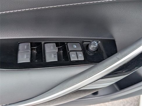 Used 2025 Toyota Corolla XSE FWD image 18