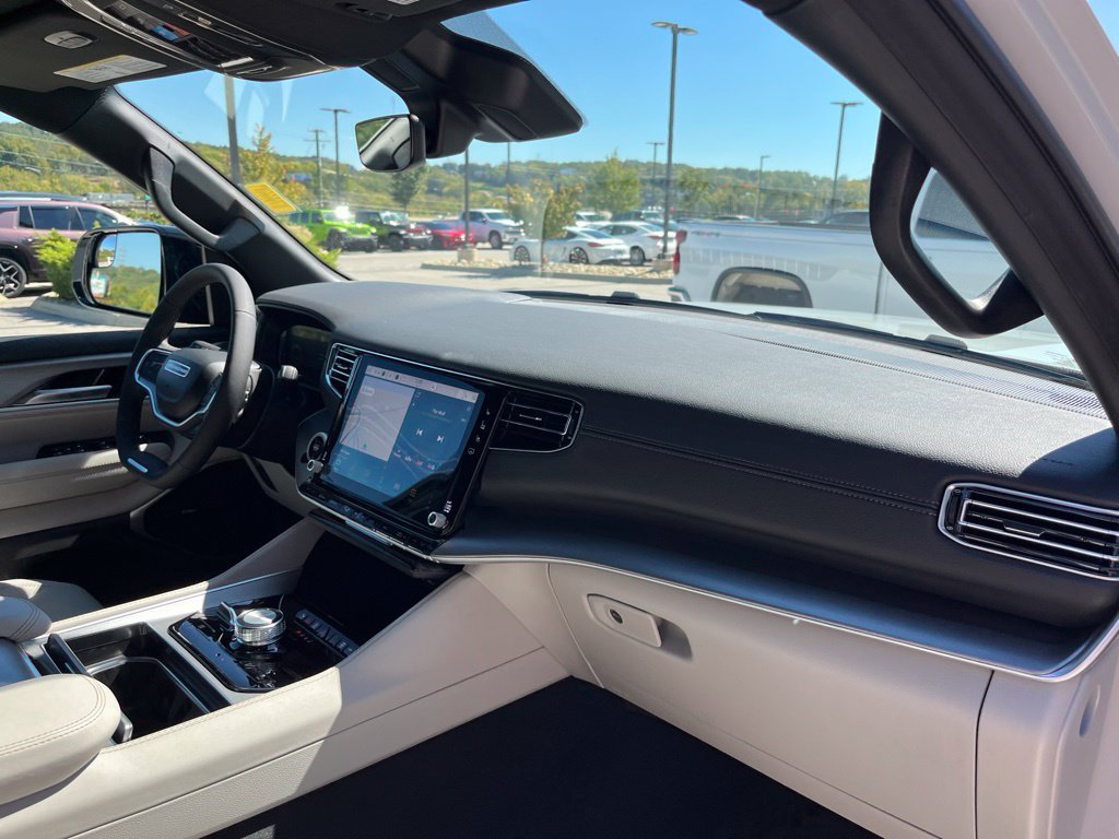 New 2027 Jeep Grand Wagoneer Limited AWD/4WD image 28