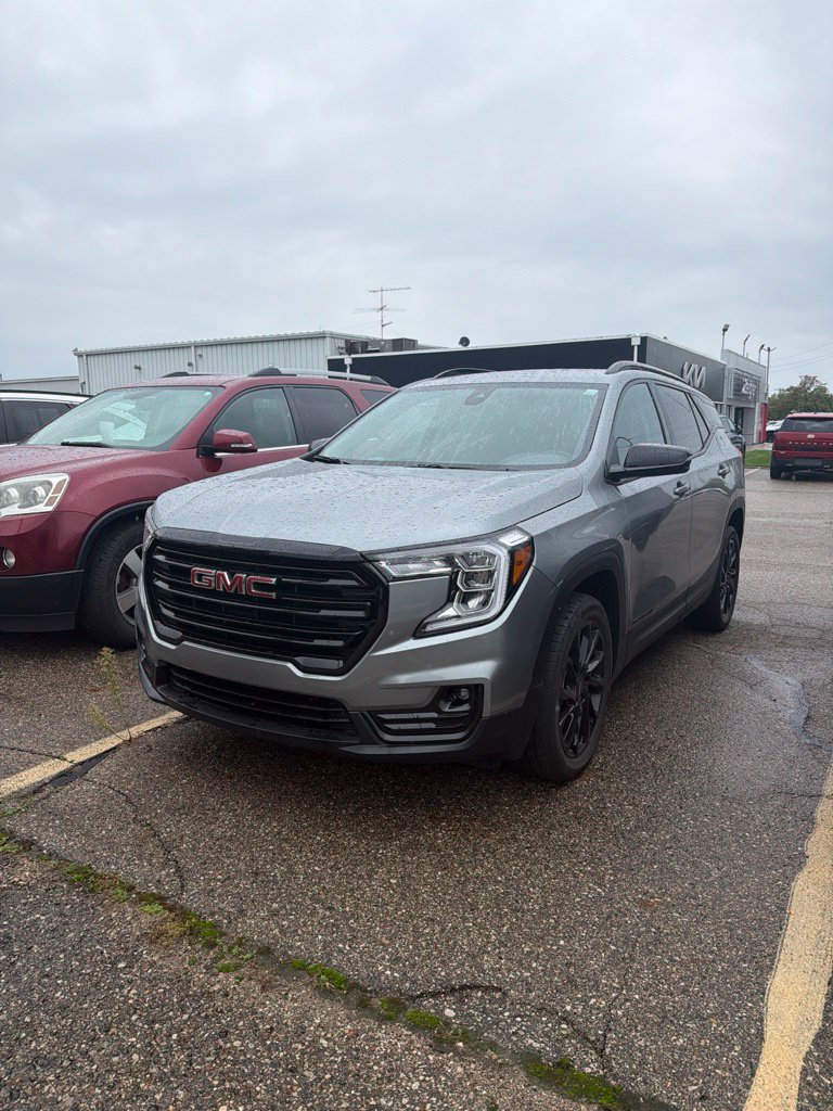 Used 2023 GMC Terrain SLT w/ Elevation Edition AWD/4WD image 1