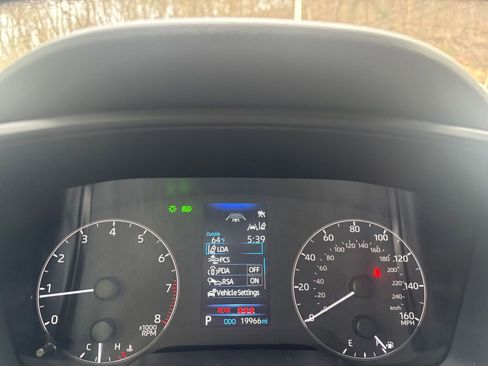 Used 2025 Toyota Corolla LE image 38