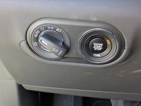 Used 2022 Maserati Levante Modena image 12