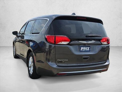 Used 2018 Chrysler Pacifica Touring Plus image 6