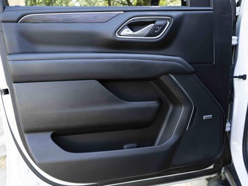 Used 2022 Chevrolet Tahoe Z71 w/ Z71 Off-Road Package image 36