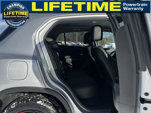 Certified 2022 Chevrolet Trax LT w/ Redline Edition image 29