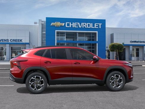 New 2026 Chevrolet Trax LT w/ LT Convenience Package FWD image 30