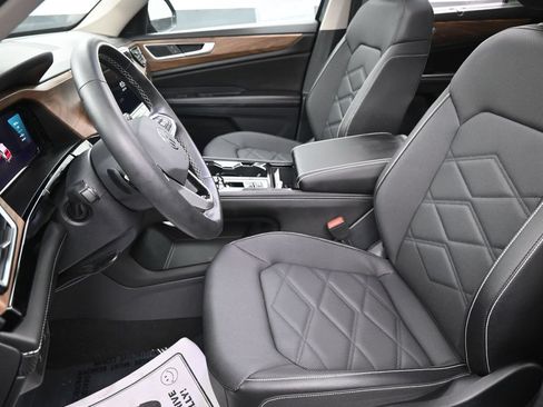 Used 2024 Volkswagen Atlas SE w/ Panoramic Sunroof Package FWD image 26